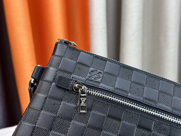 ルイヴィトンバッグ角部分ディテール